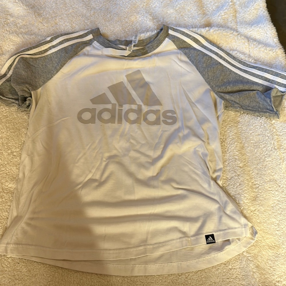 Cute Adidas Shirt Size L Perfect Condition